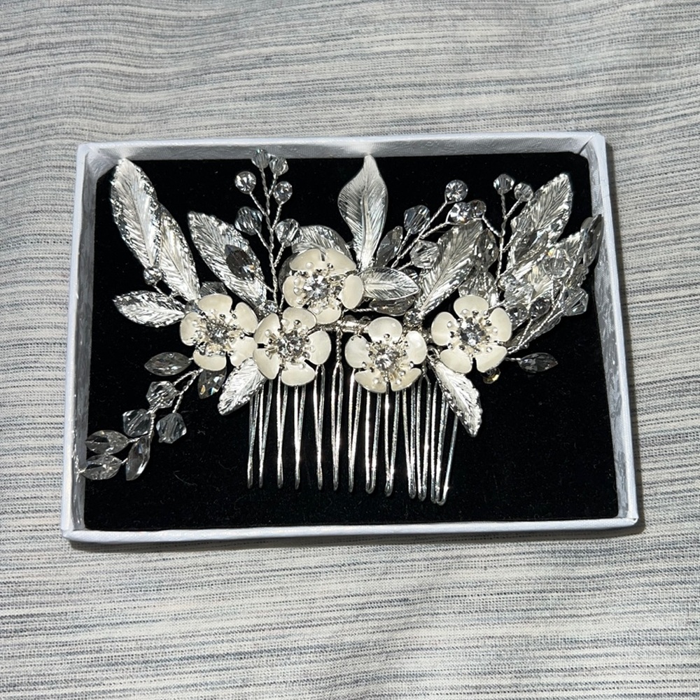 Beautiful Flower Hair Accessory